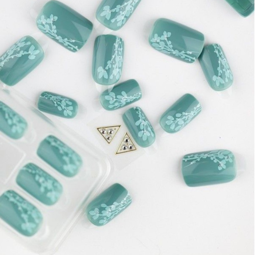 Impress kiss Nails gel manicure